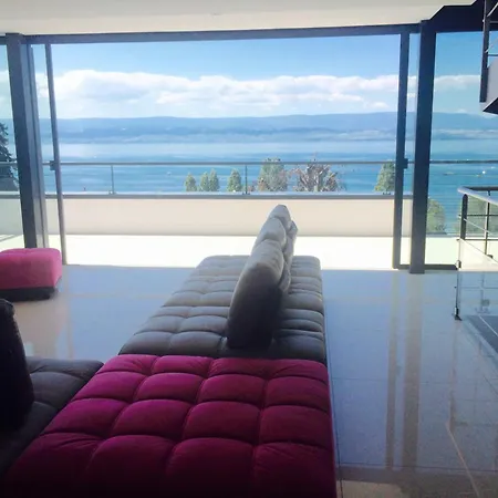Avec Vue Sur Leman